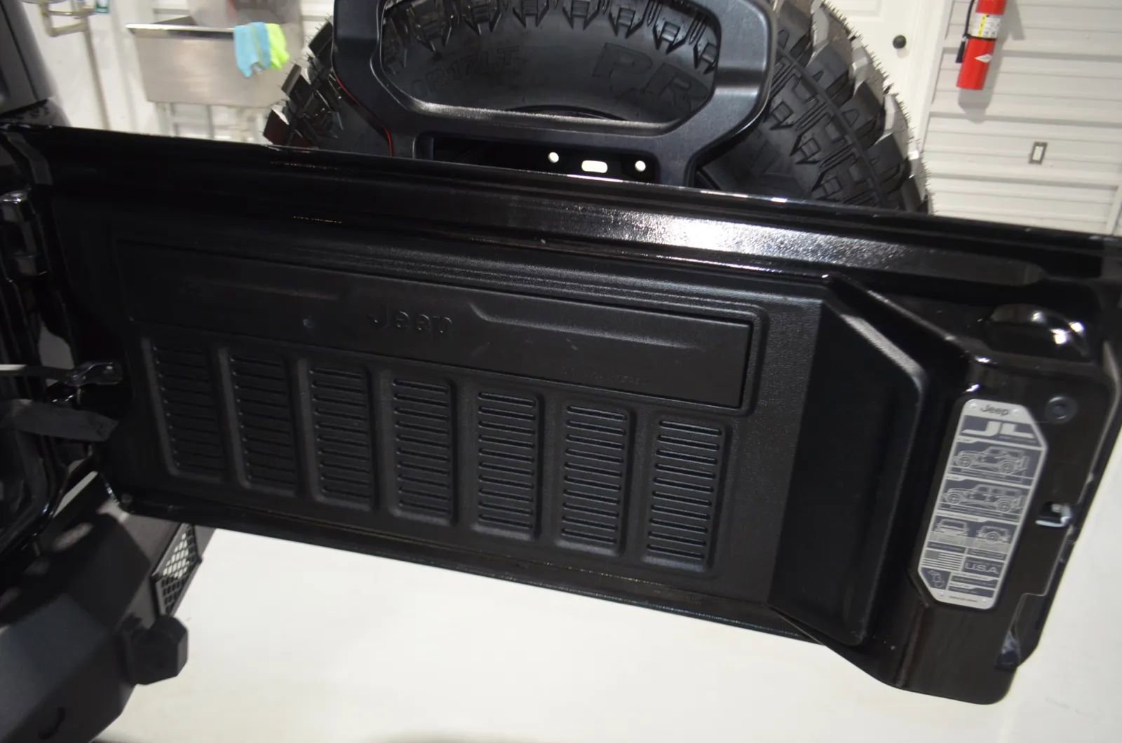 Used 2020 Jeep Wrangler Sport image 19