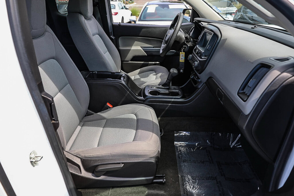 Used 2017 Chevrolet Colorado W/T RWD image 3