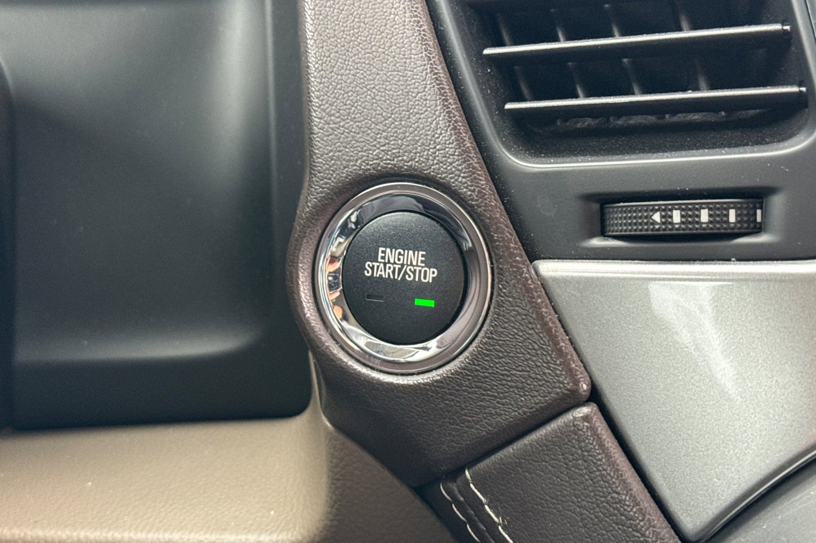 Used 2020 Chevrolet Suburban Premier w/ Max Trailering Package image 32