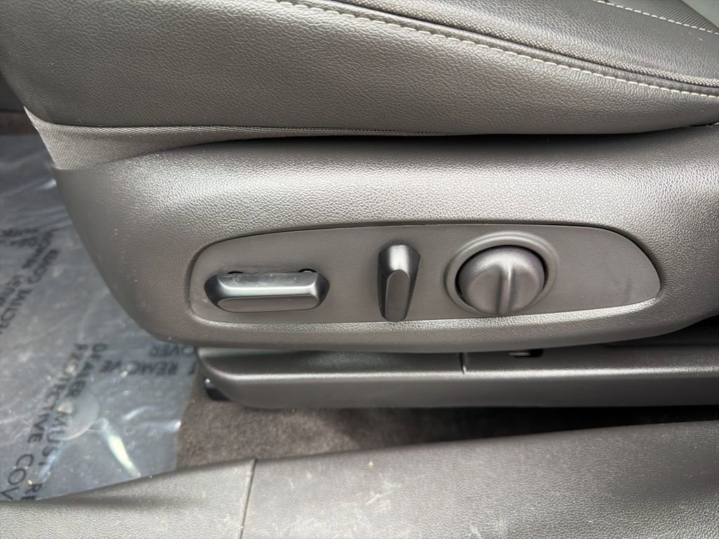 Used 2022 Chevrolet TrailBlazer ACTIV w/ Technology Package image 17