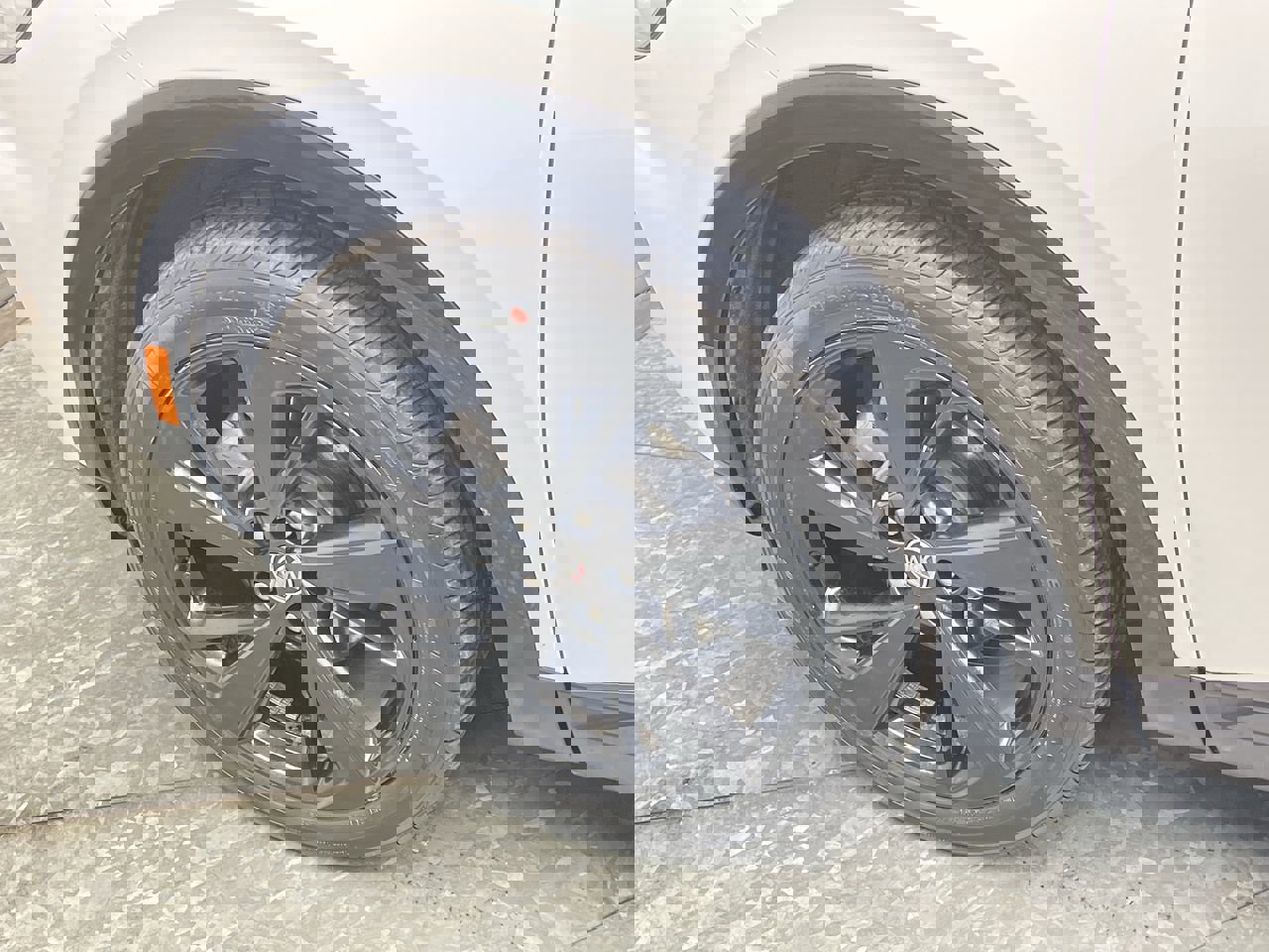 Certified 2023 Buick Envision Preferred w/ Sport Touring Package image 32