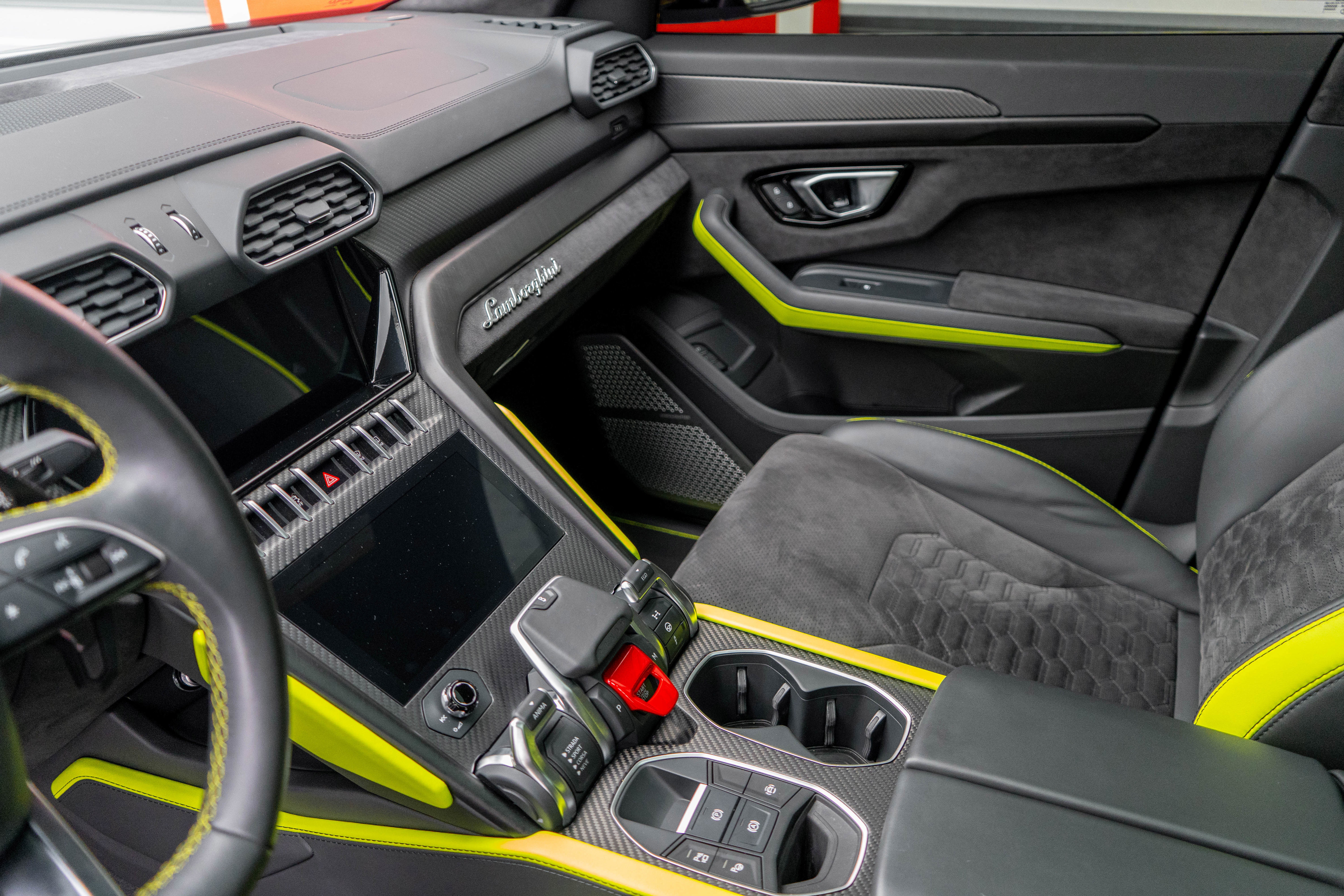 Used 2021 Lamborghini Urus AWD/4WD image 21
