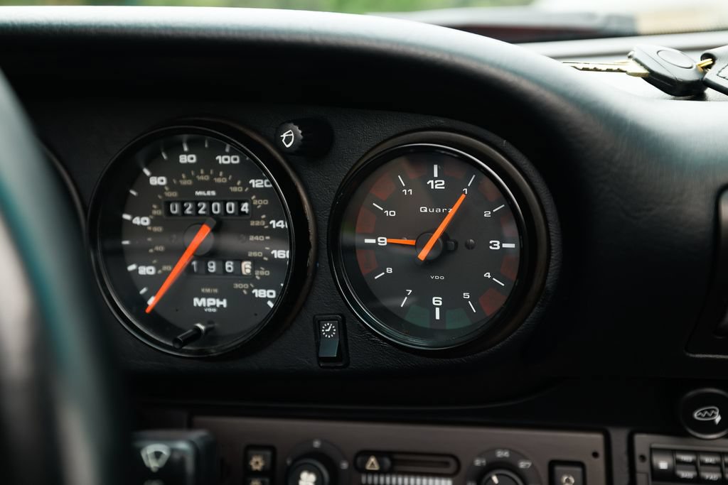 Used 1995 Porsche 911 Carrera RWD image 90