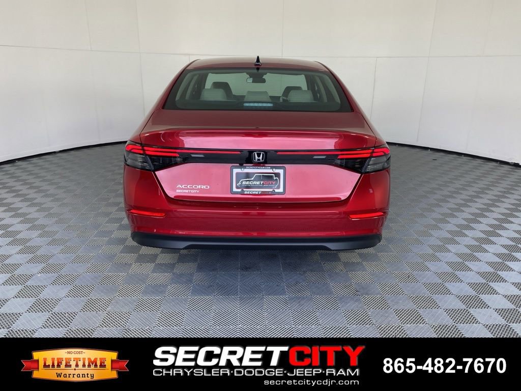 Used 2025 Honda Accord SE image 6