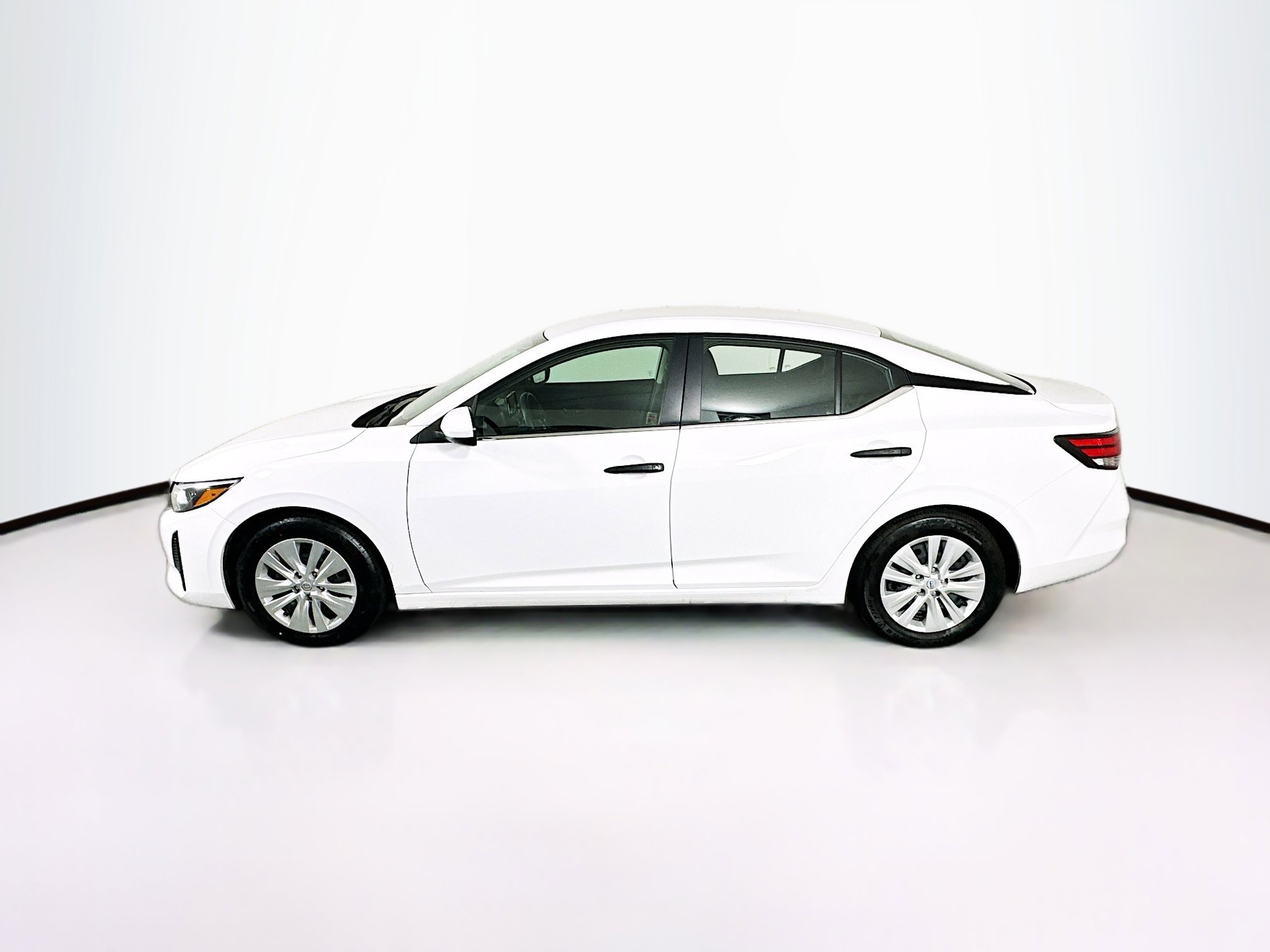 Used 2025 Nissan Sentra S image 4