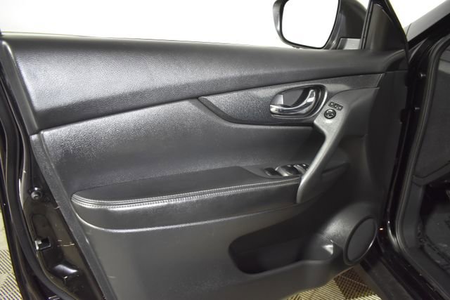Used 2016 Nissan Rogue SL AWD/4WD image 7