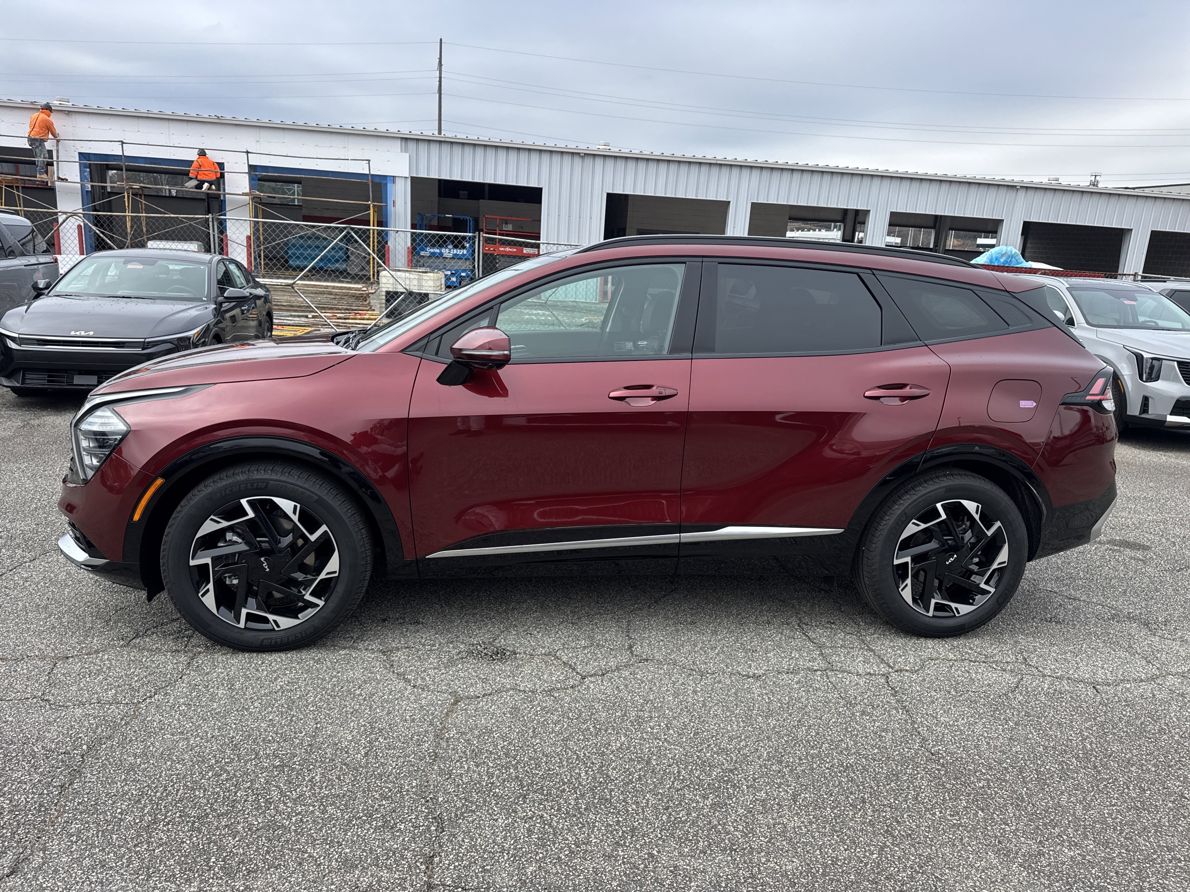 Certified 2025 Kia Sportage SX image 4