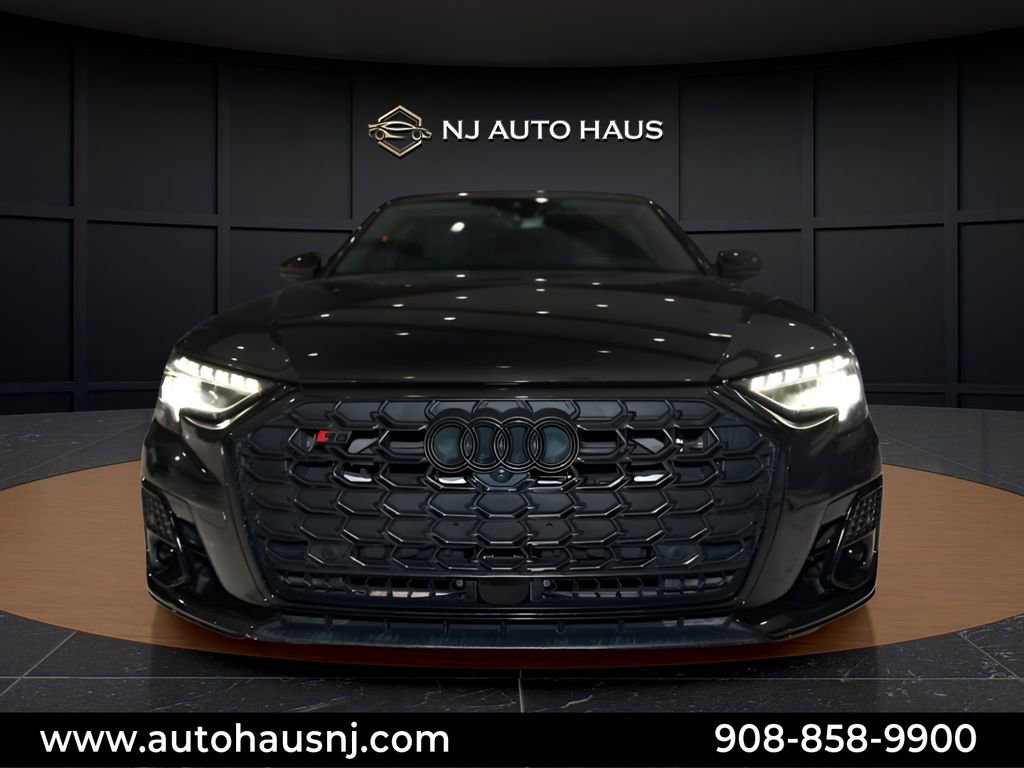 Used 2022 Audi S8 w/ S8 Executive Package AWD/4WD image 2