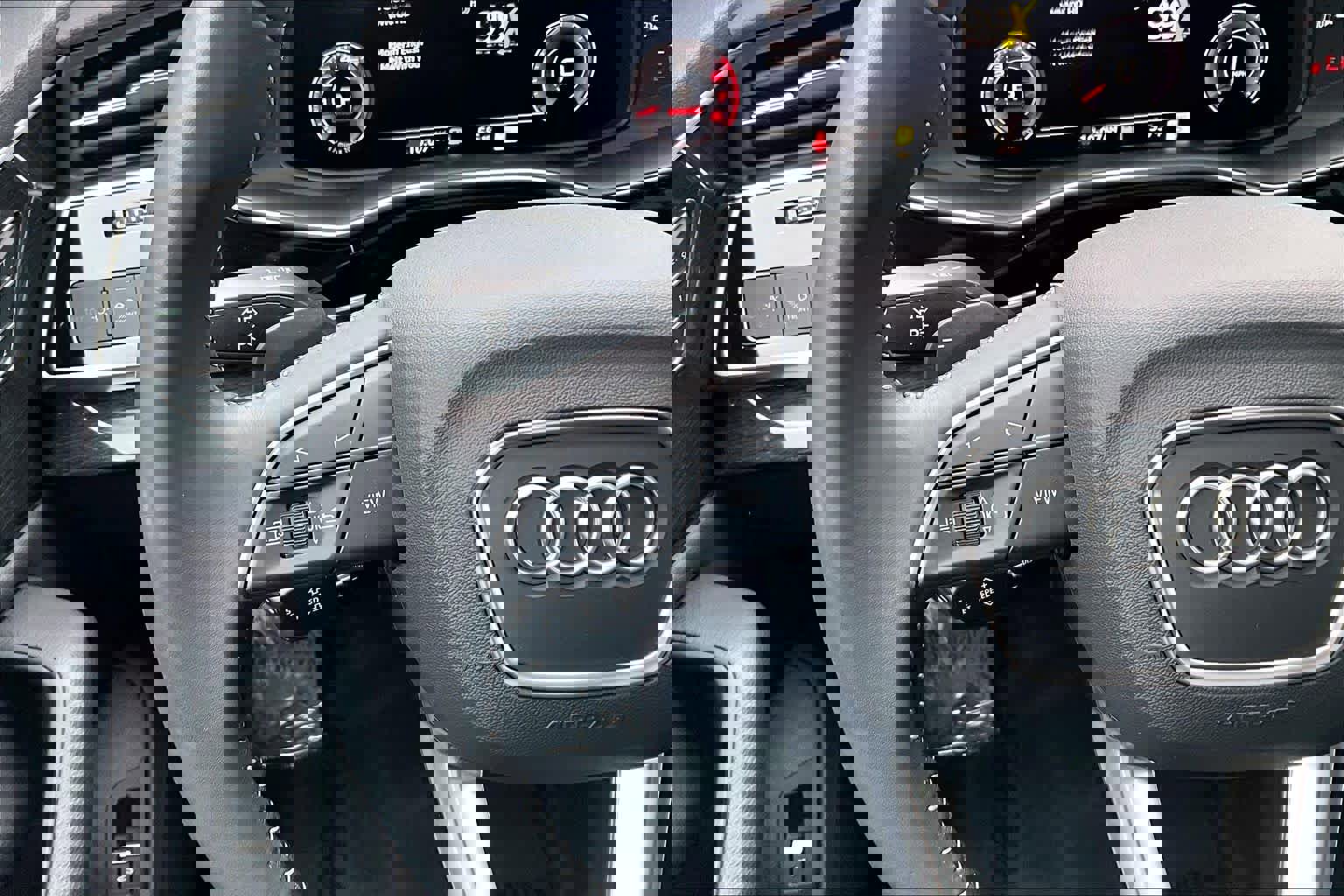 Used 2020 Audi Q8 Premium Plus image 22