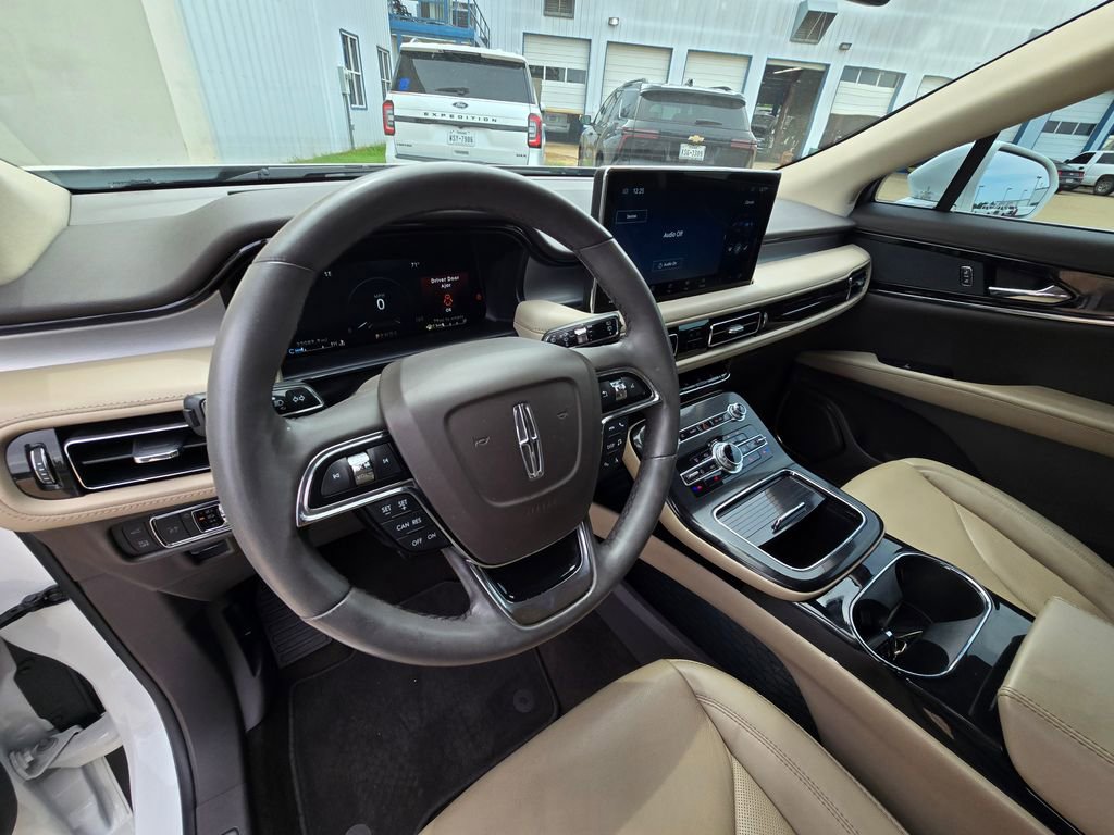 Used 2021 Lincoln Nautilus FWD w/ Equipment Group 101A image 12