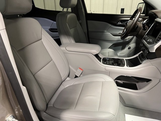 Used 2023 GMC Acadia SLT w/ Preferred Package image 33