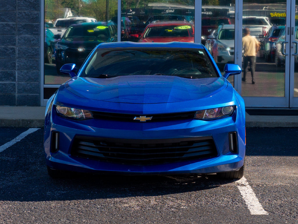 Used 2018 Chevrolet Camaro LT RWD image 7