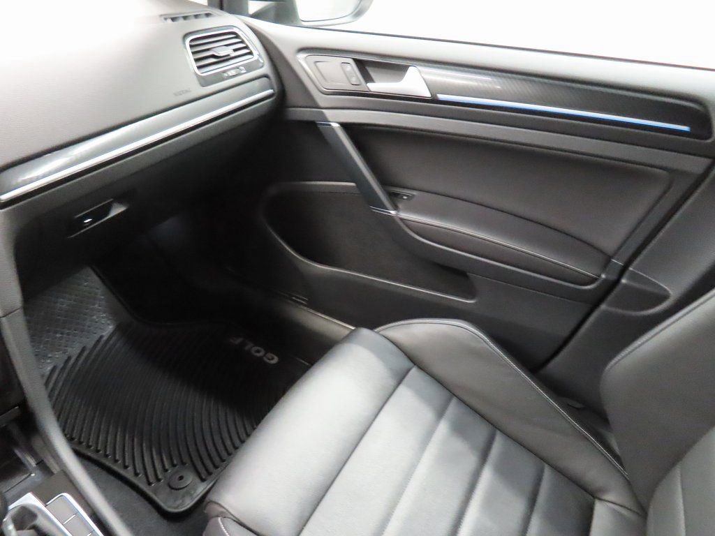 Used 2016 Volkswagen Golf R 4-Door image 19