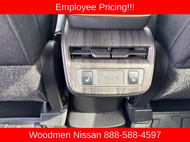 Used 2025 Nissan Ariya AWD image 23