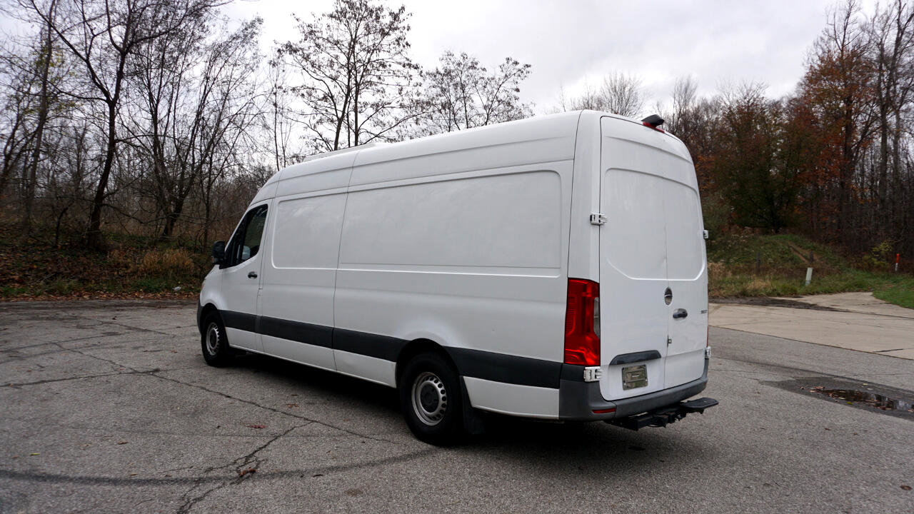 Used 2019 Freightliner Sprinter 170 image 3