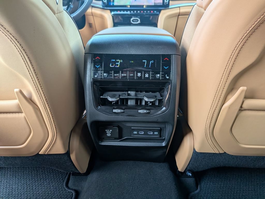 Used 2026 Jeep Grand Cherokee Summit w/ Adv Protech Group IV AWD/4WD image 37