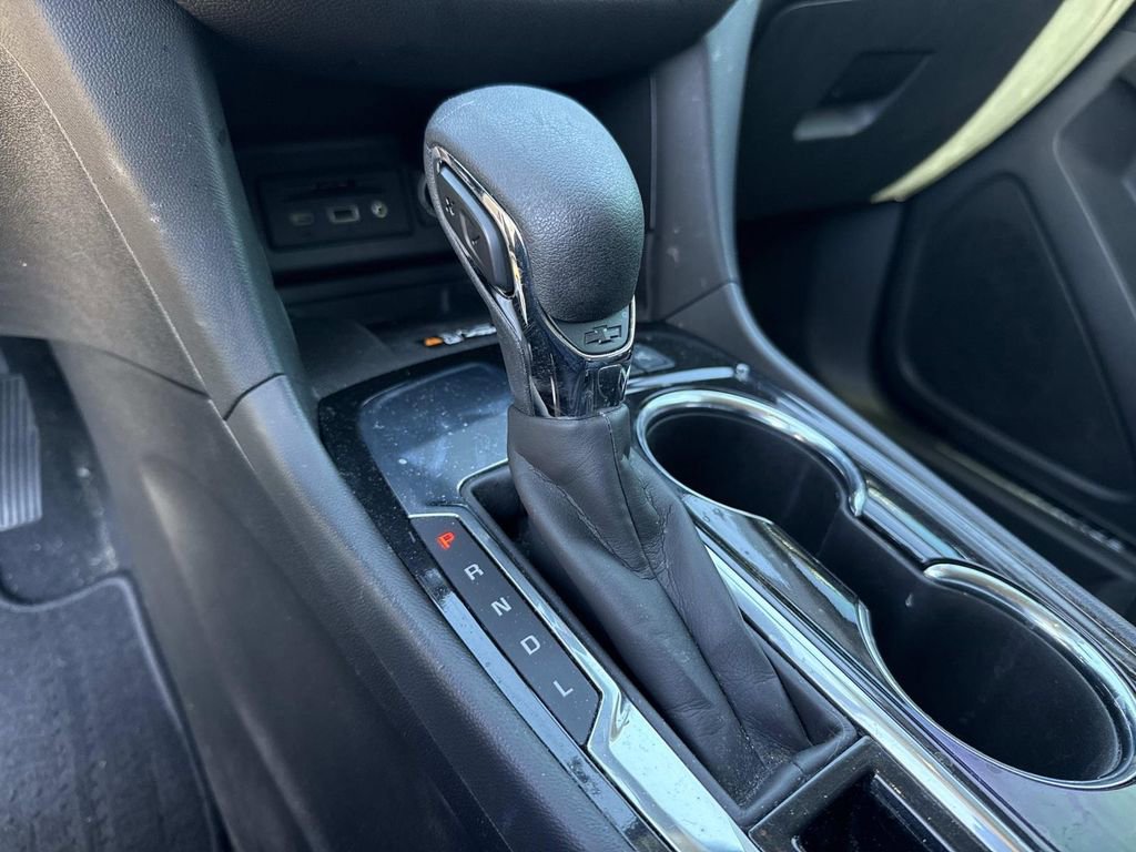 Used 2023 Chevrolet Equinox Premier image 35