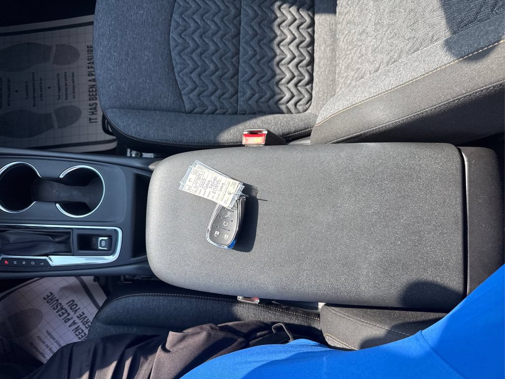Used 2023 Chevrolet Equinox LT AWD/4WD image 12