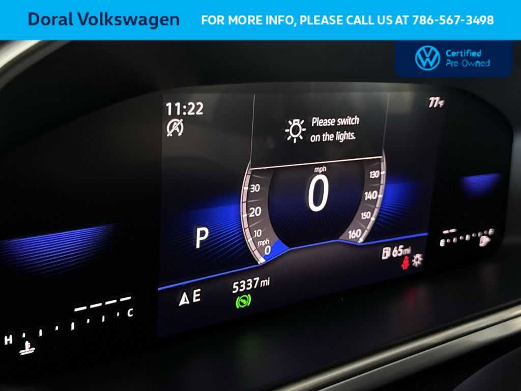 Used 2025 Volkswagen Taos SE FWD image 16