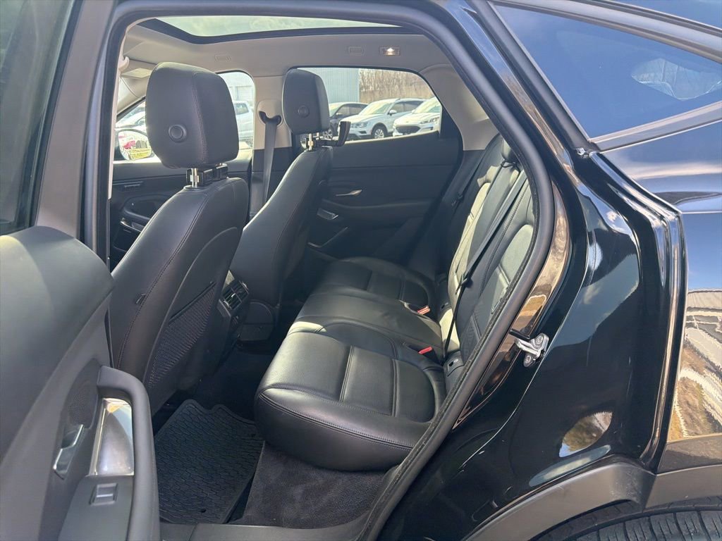 Used 2018 Jaguar E-PACE SE image 29