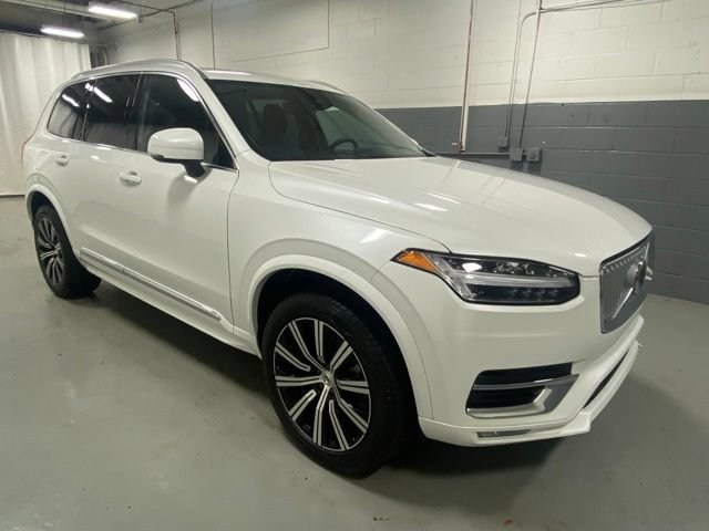 Used 2025 Volvo XC90 B5 Core AWD/4WD image 4
