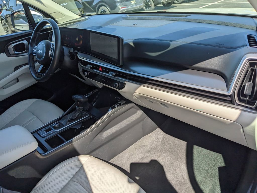 Certified 2024 Kia Sorento EX w/ Panoramic Sunroof Package image 12