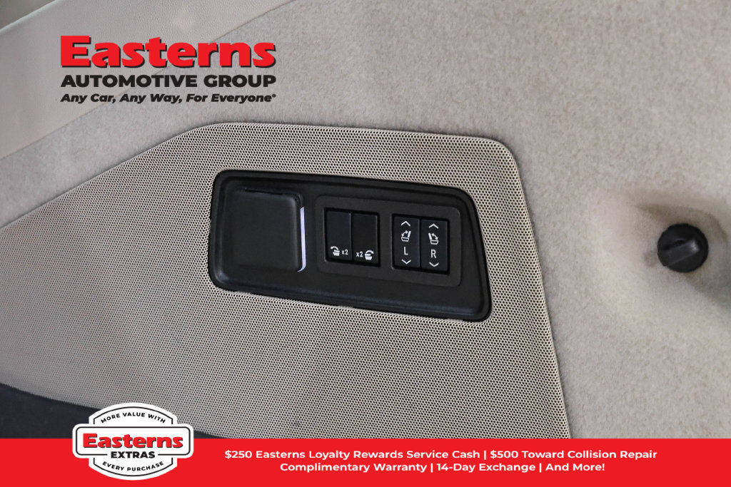 Used 2024 Cadillac Escalade ESV Sport Platinum w/ LPO, ONYX Package AWD/4WD image 30