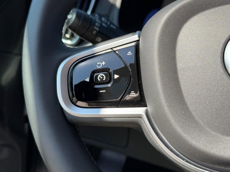 New 2026 Volvo XC90 B6 Ultra w/ Protection Package image 11