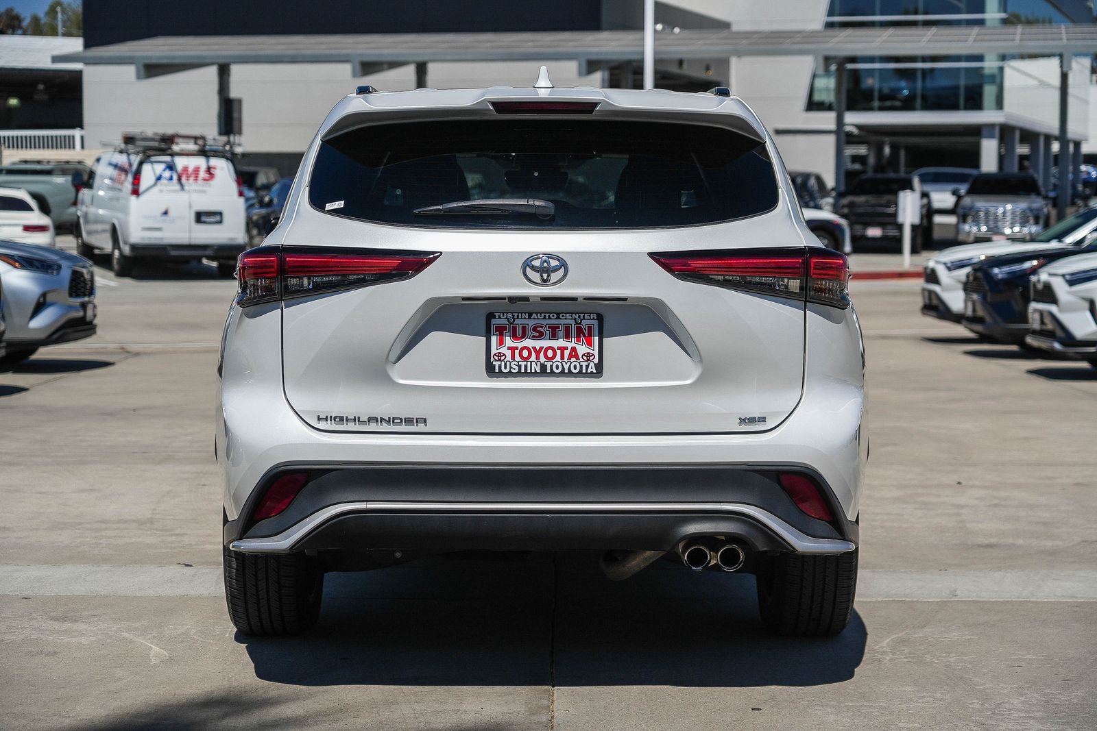 Used 2022 Toyota Highlander XSE FWD image 7