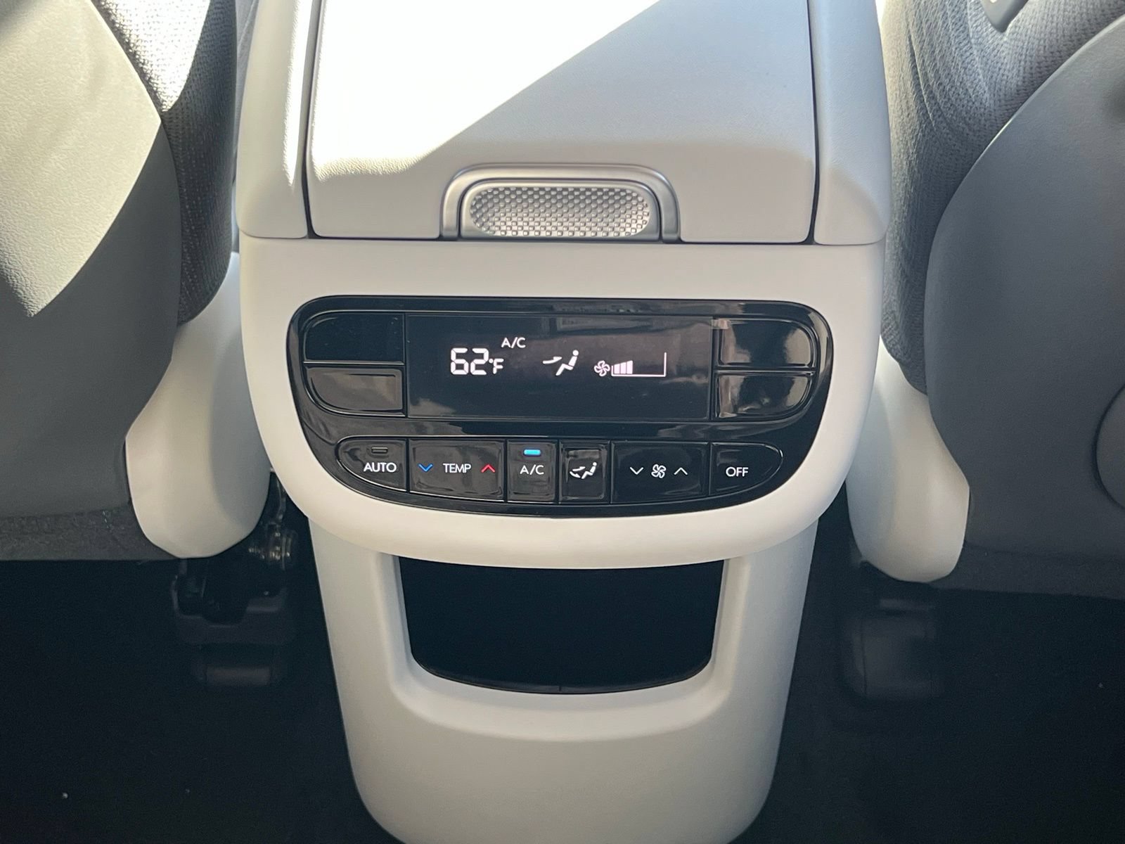 New 2026 Hyundai Ioniq 9 SE AWD/4WD image 22