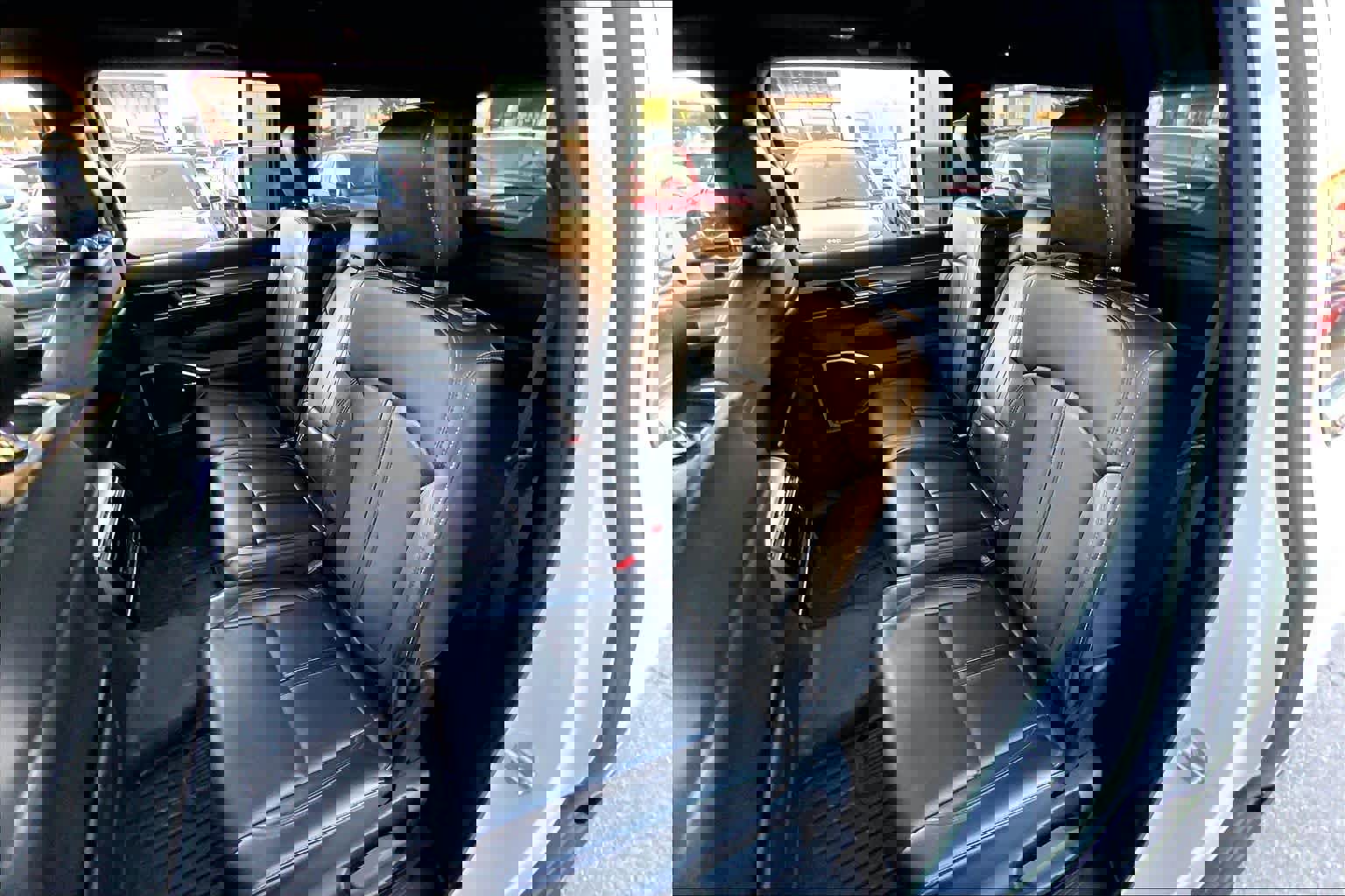 Used 2023 Jeep Wagoneer Series II image 19