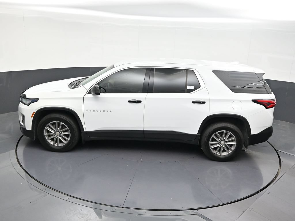 Used 2023 Chevrolet Traverse LS FWD image 17