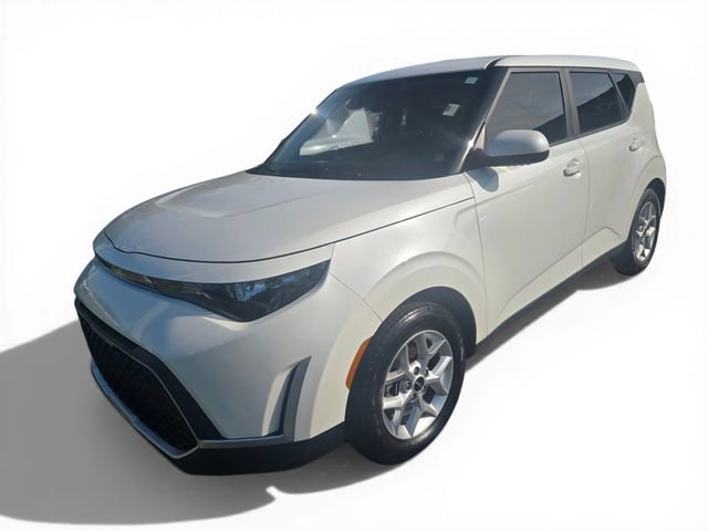 Used 2025 Kia Soul LX w/ LX Technology Package FWD image 8