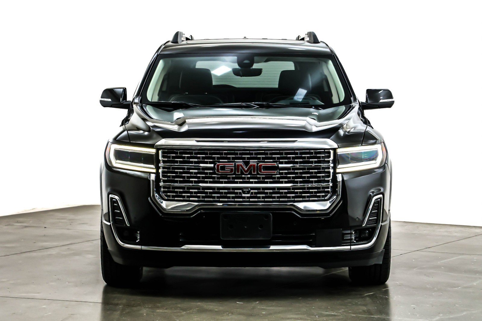 Used 2023 GMC Acadia Denali w/ Black Diamond Edition image 3