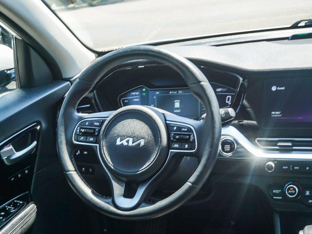 Certified 2022 Kia Niro EX Premium FWD image 17