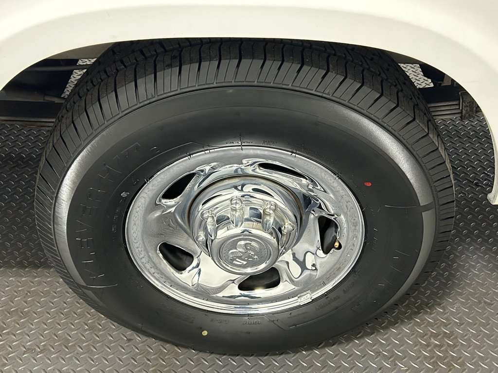 Used 2001 Dodge B3500 image 23