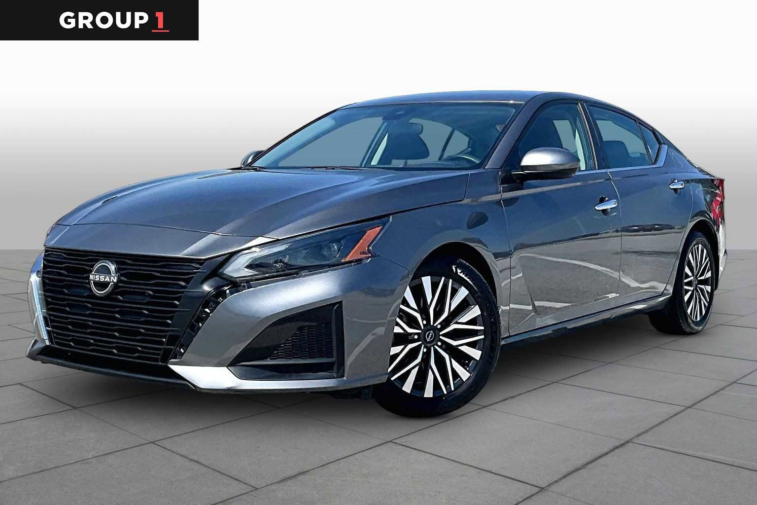 Used 2023 Nissan Altima 2.5 SV image 1