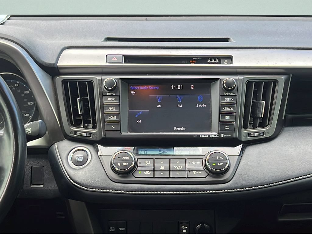 Used 2018 Toyota RAV4 XLE FWD image 14