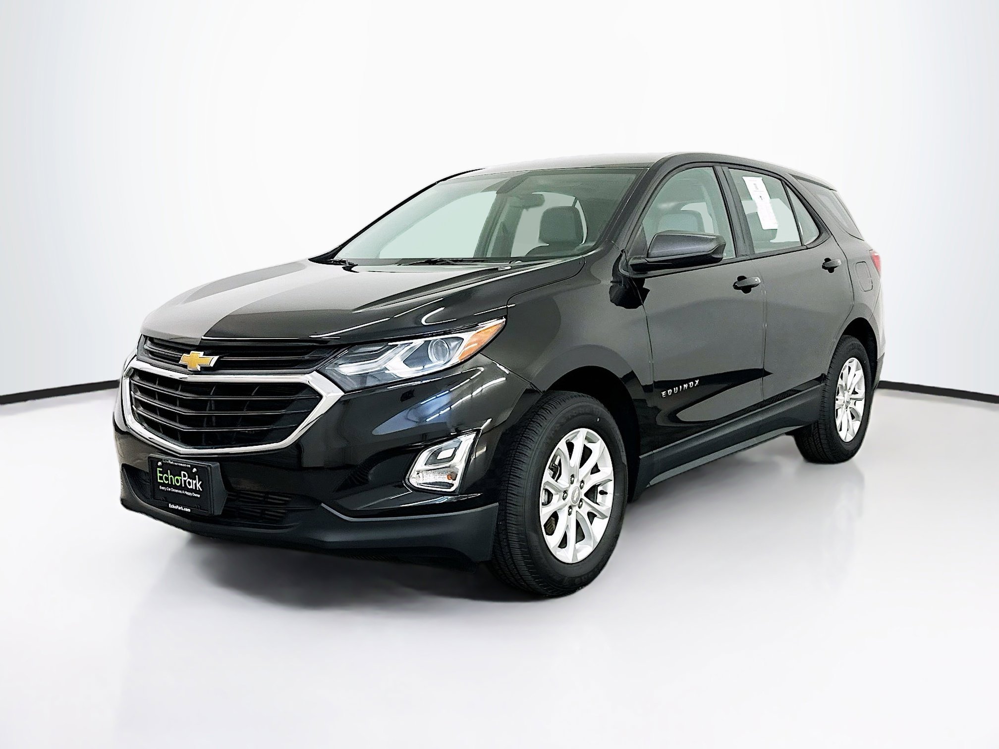 Used 2018 Chevrolet Equinox LS image 3