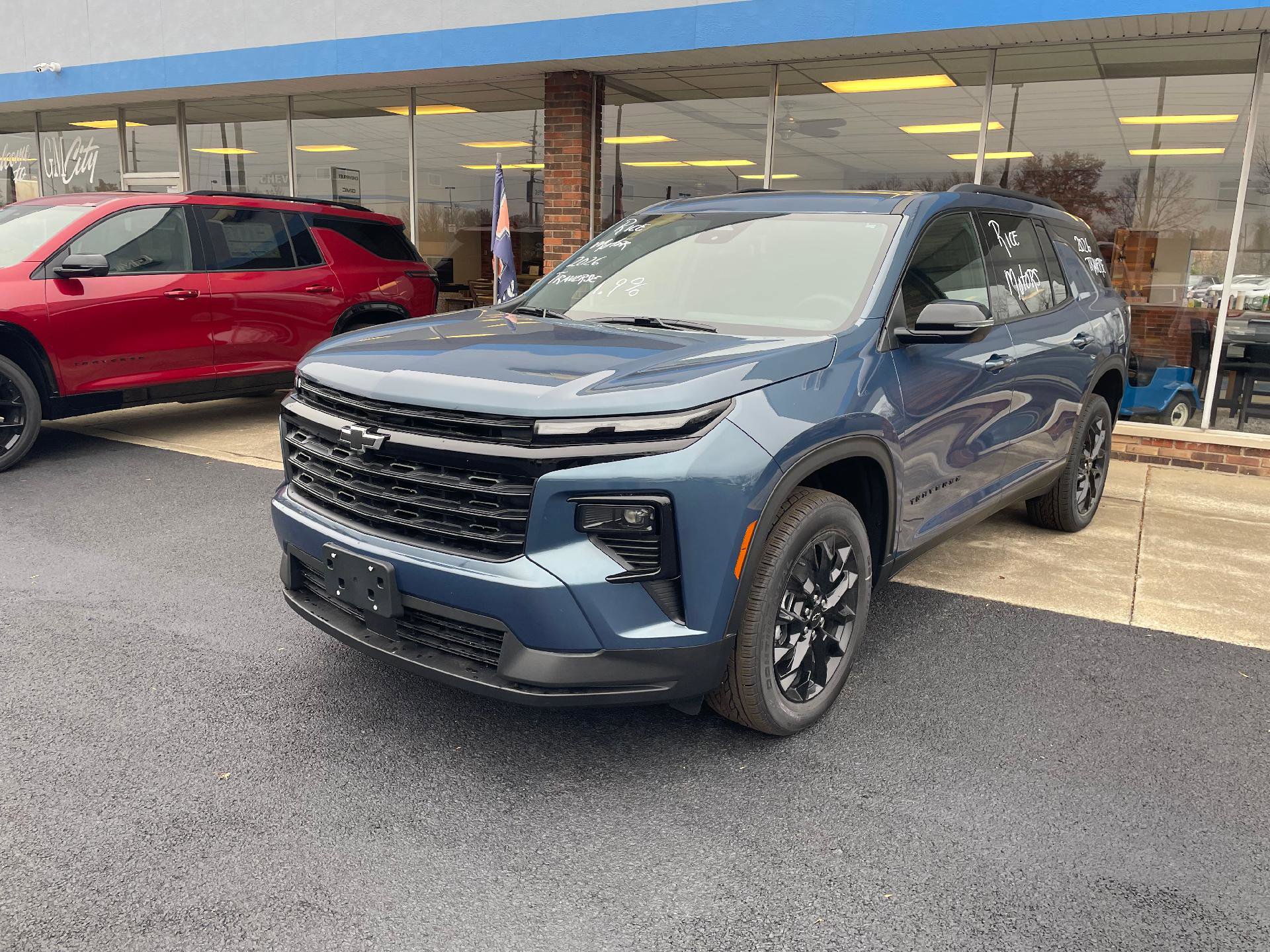 New 2026 Chevrolet Traverse LT w/ Midnight/Sport Edition image 1