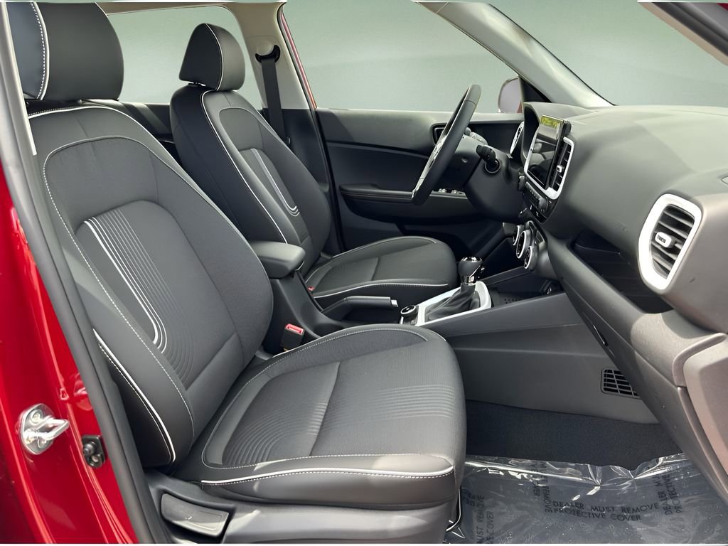 Used 2024 Hyundai Venue Limited image 23