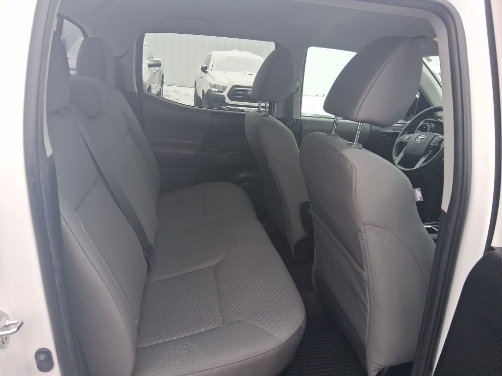Used 2022 Toyota Tacoma SR image 15