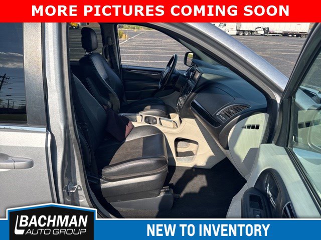 Used 2020 Dodge Grand Caravan SXT image 7