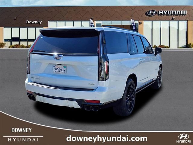 Used 2023 Cadillac Escalade ESV V image 4