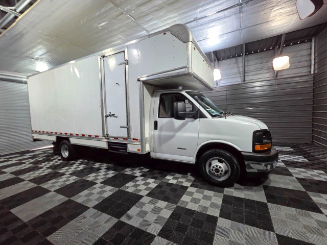 Used 2017 GMC Savana 4500 image 9