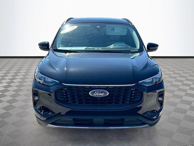 Used 2025 Ford Escape Platinum w/ Premium Technology Package image 2