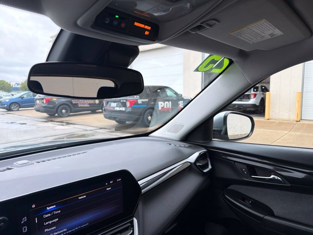 Used 2025 Chevrolet TrailBlazer LT FWD image 34