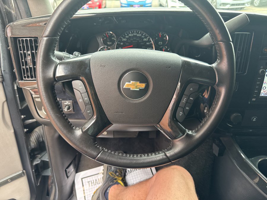Used 2014 Chevrolet Express 2500 Extended RWD image 23