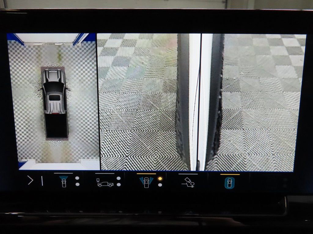 Used 2025 Chevrolet Silverado 2500 ZR2 w/ Technology Package image 22