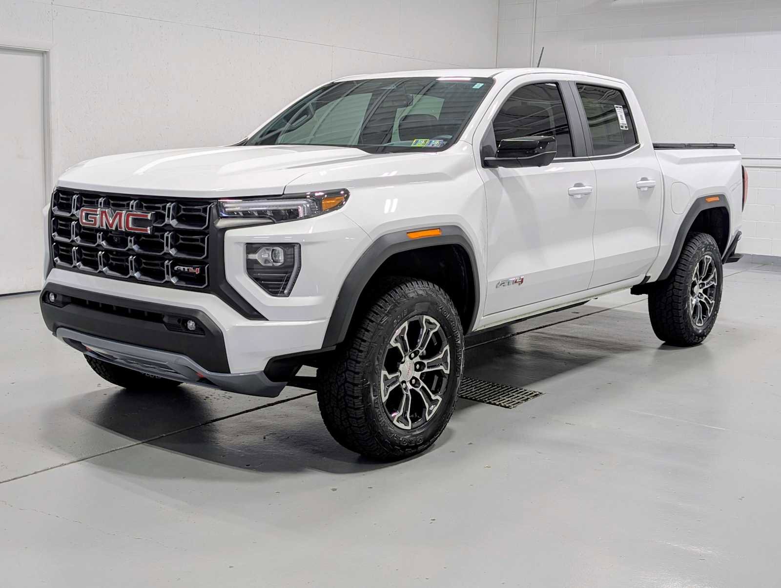 Used 2024 GMC Canyon AT4 w/ AT4 Premium Package